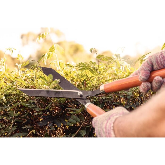 TESOURA PARA CERCA-VIVA, LAMINA METALICA POLIDAS, CABO DE MADEIRA TRAMONTINA - Imagem 5